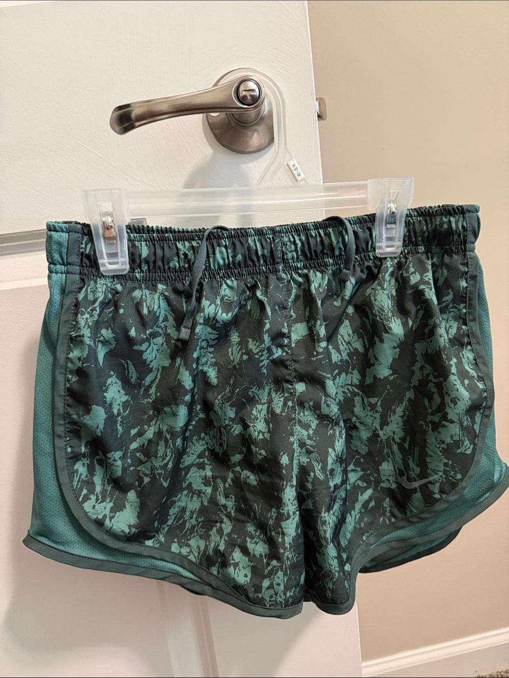 Nike Women's Teal & Black Marble-Print Athletic Shorts